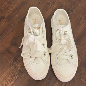 Converse velvet white ivory sneakers size 6